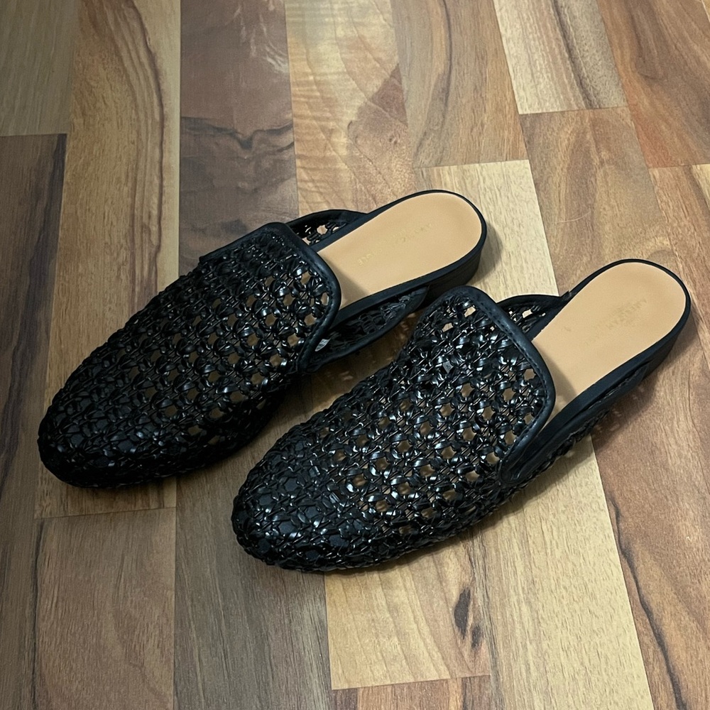 NWOT American Eagle Slip On Black Woven Mules - Picture 6 of 8
